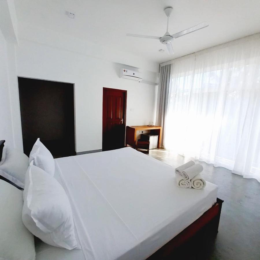 Hotel Zodiak à Tangalle Extérieur photo