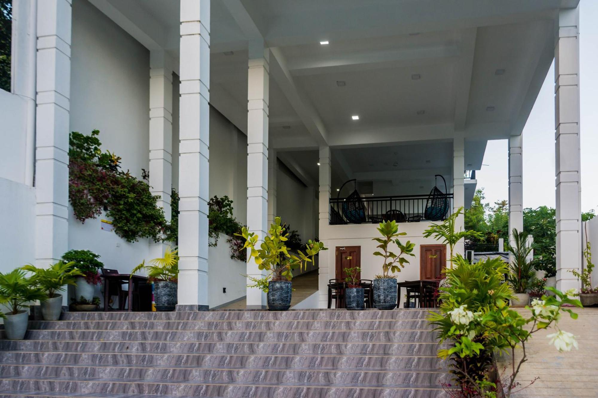 Hotel Zodiak à Tangalle Extérieur photo