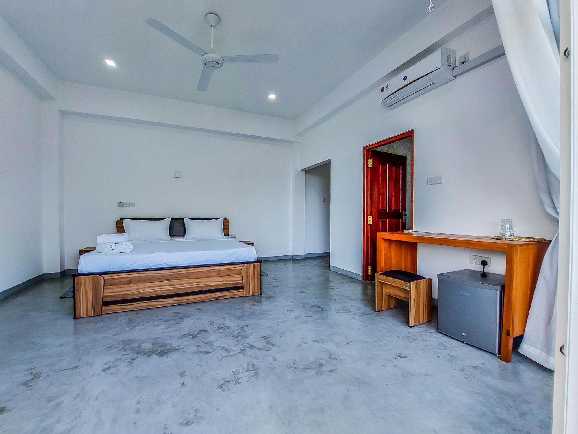 Hotel Zodiak à Tangalle Extérieur photo
