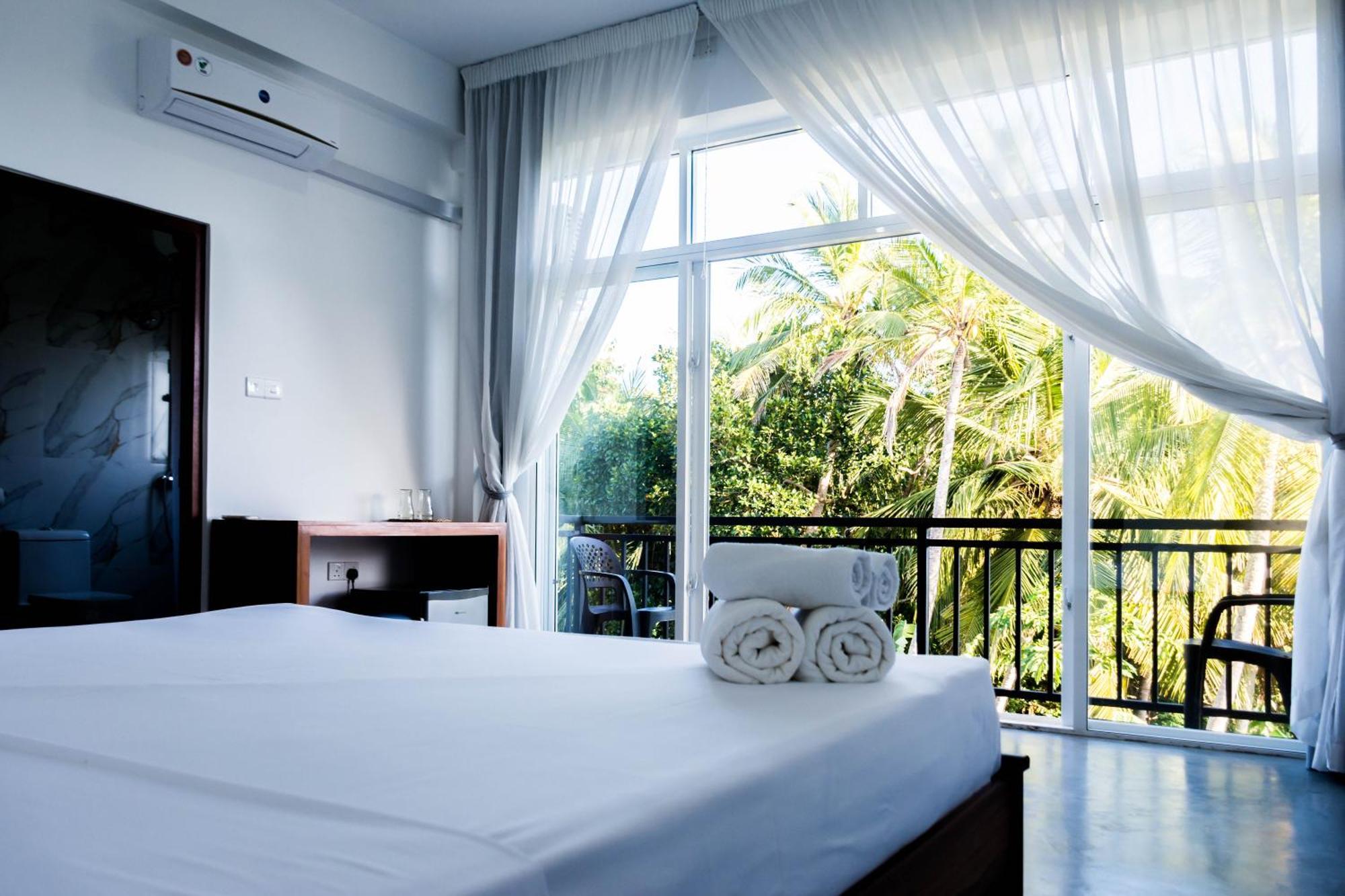 Hotel Zodiak à Tangalle Extérieur photo