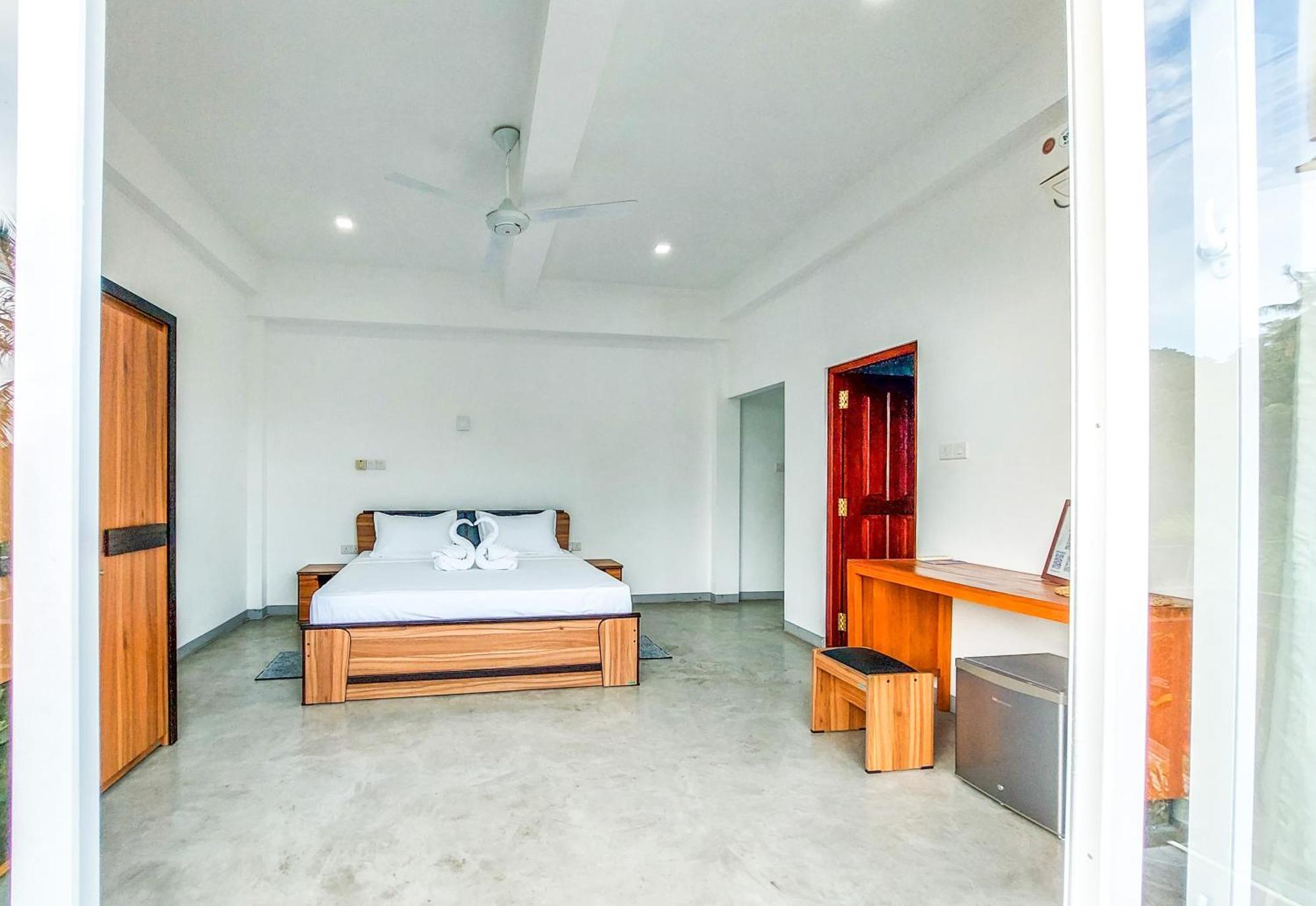 Hotel Zodiak à Tangalle Extérieur photo